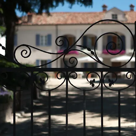 Marcarini Country house Neviglie