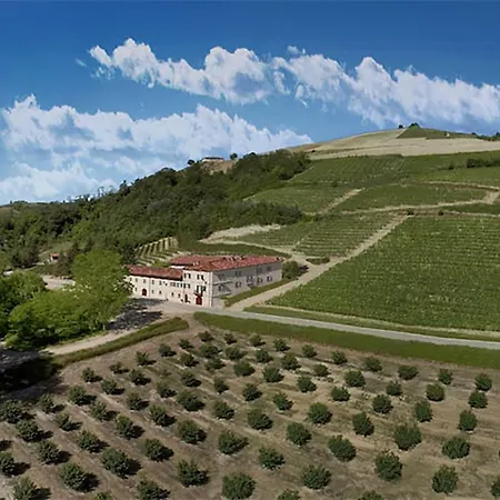 Marcarini Casa di campagna Neviglie