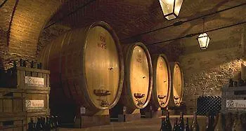 Marcarini Casa di campagna Neviglie
