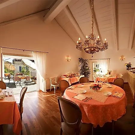Marcarini Kır Evi
