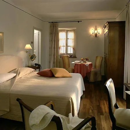 Marcarini Casa di campagna Neviglie